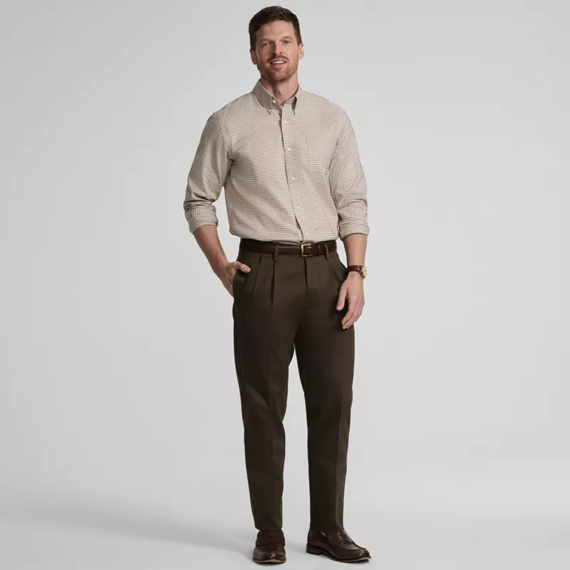 Men's No Iron Traditional Fit Pleated Front Chino Pant, alternative image