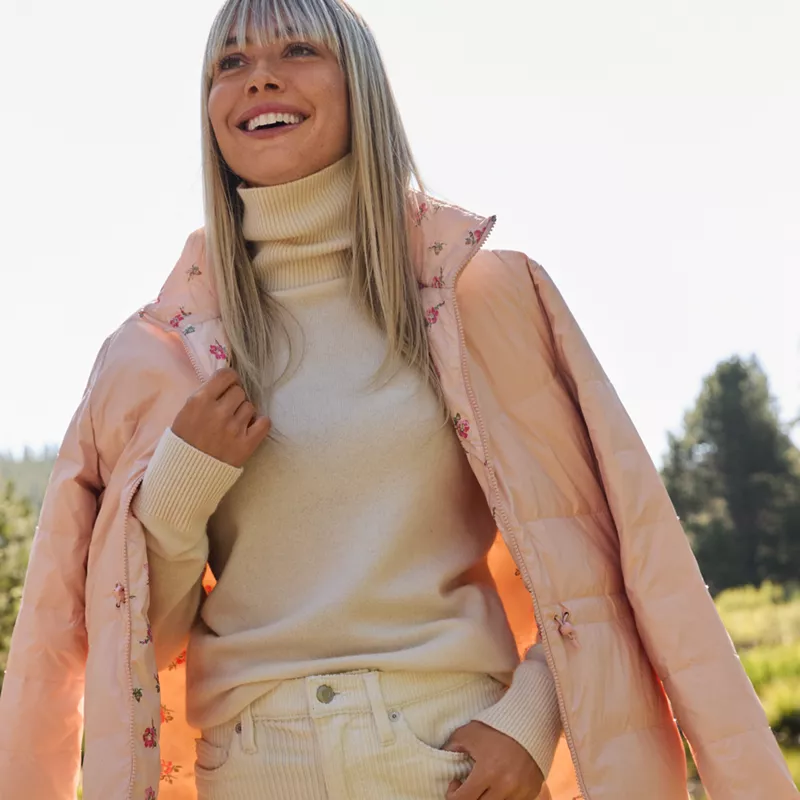 Women's Cashmere Turtleneck Sweater, alternative image