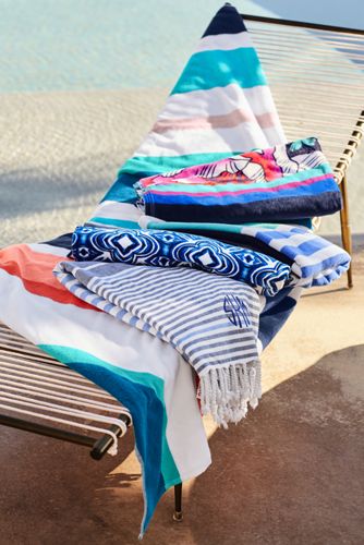 Never Buy a Beach Towel Again? - Oola.com