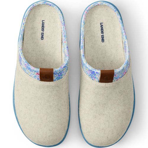 Slippers for the online elderly woman