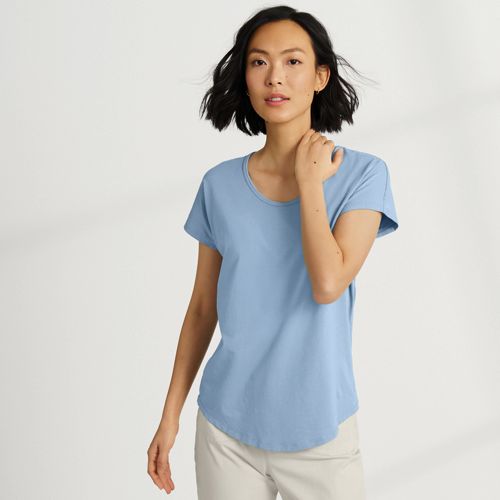 Women's Moisture Wicking Pleated T-Shirt Capri Set
