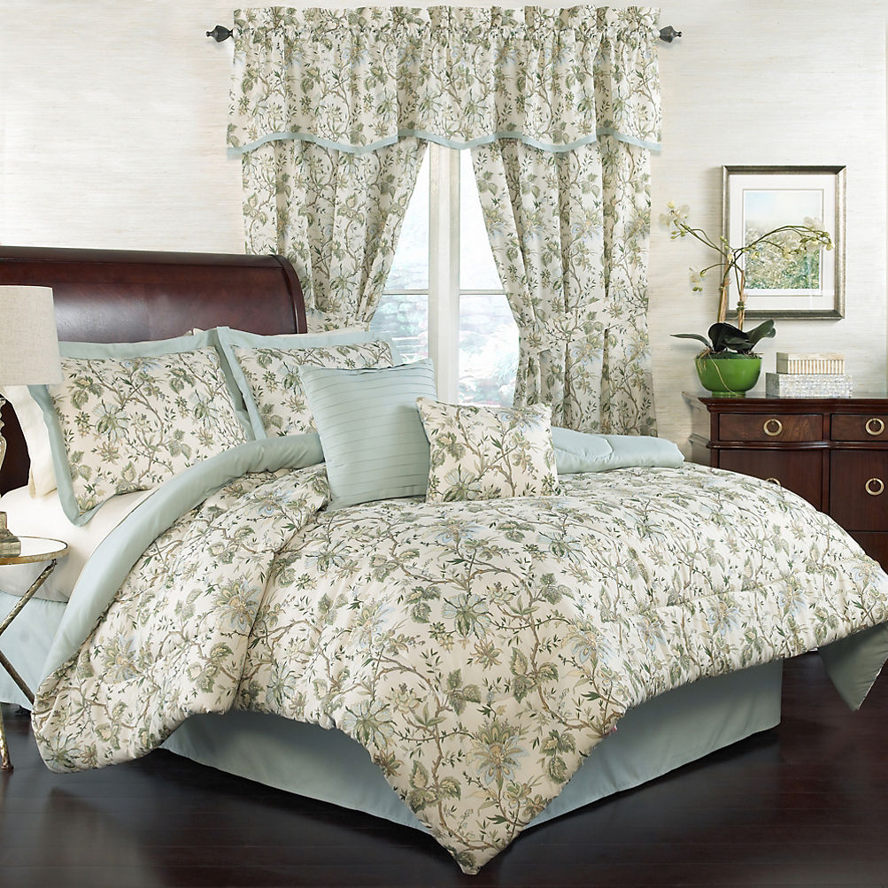 Traditions by Waverly Felicite 6 Piece Floral Print Comforter