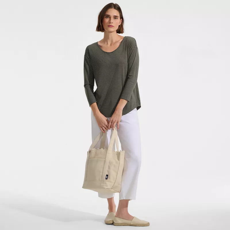Women's 3/4 Sleeve Lightweight Jersey Shirttail Tee, alternative image