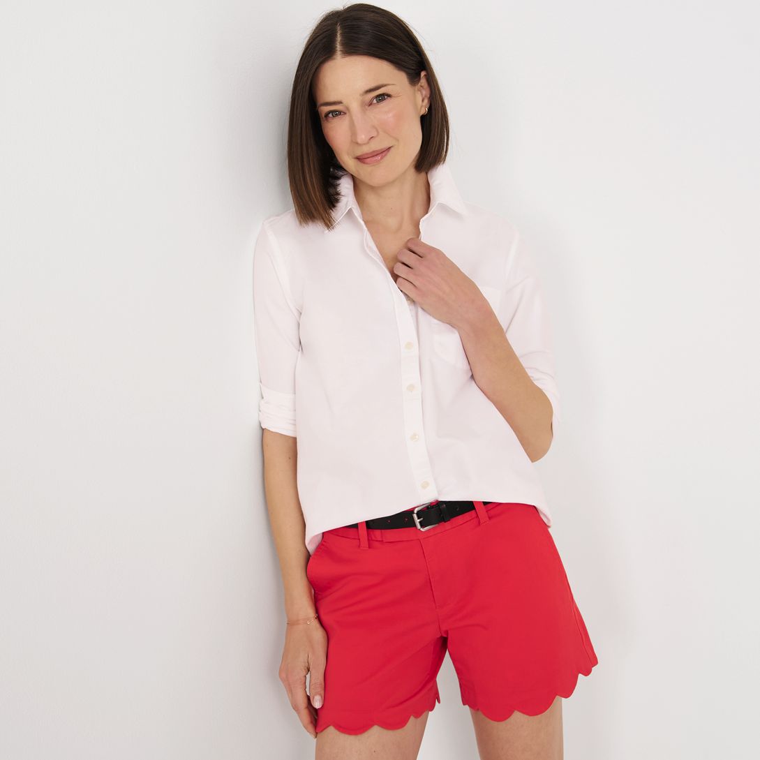 Women's Mid Rise Scallop Hem 5" Chino Shorts