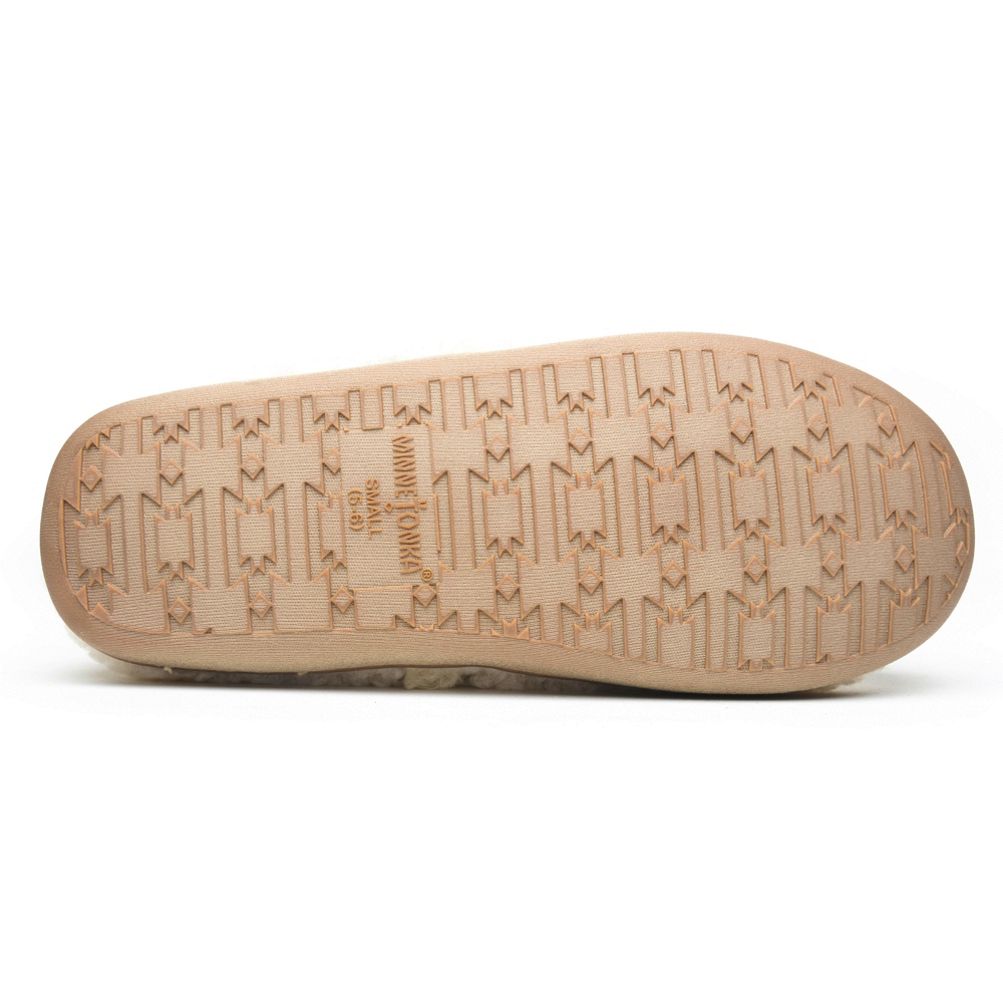 Minnetonka on sale dina slipper