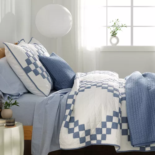 Irish Chain Quilt   , alternative image