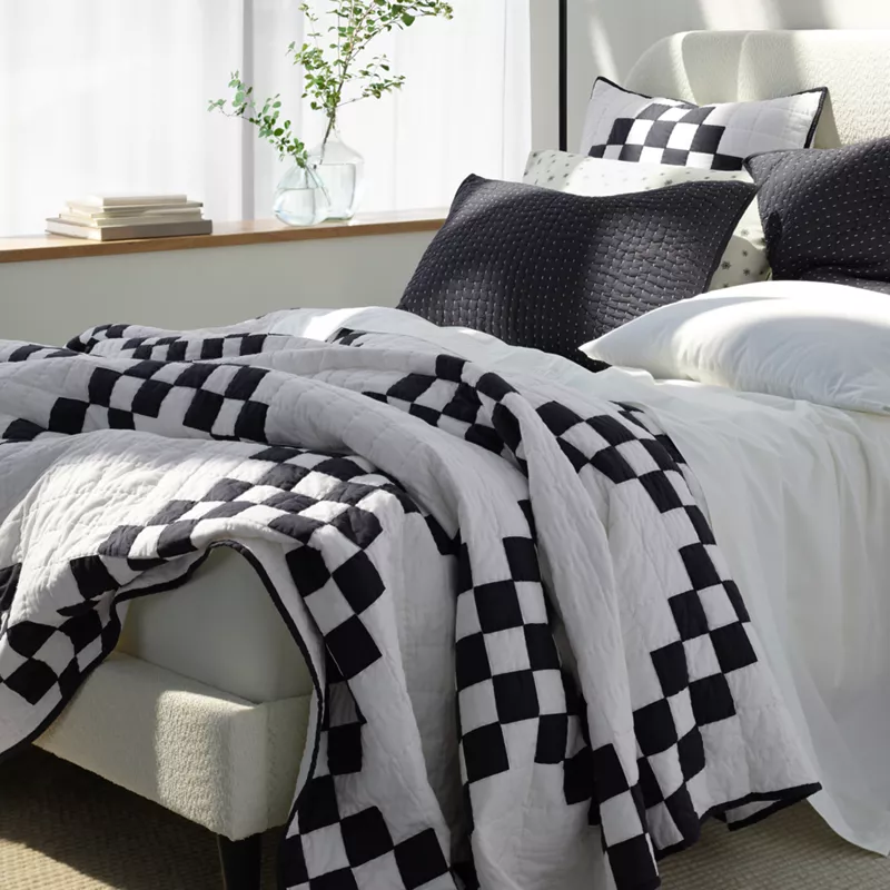 Irish Chain Quilt   , alternative image