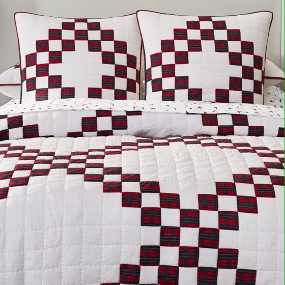 Irish Chain Quilt and Sham - primary