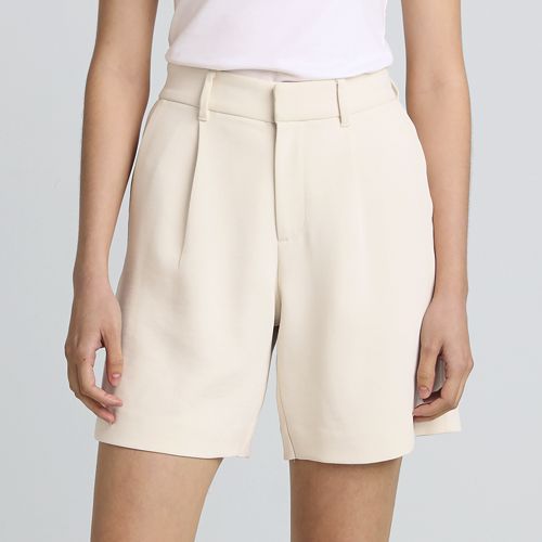 Women's High Rise Pleated Crepe 7" Shorts, Front