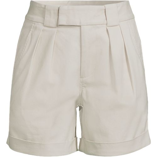 Women's Plus Size Chino High Rise Pleated 7" Shorts, Front