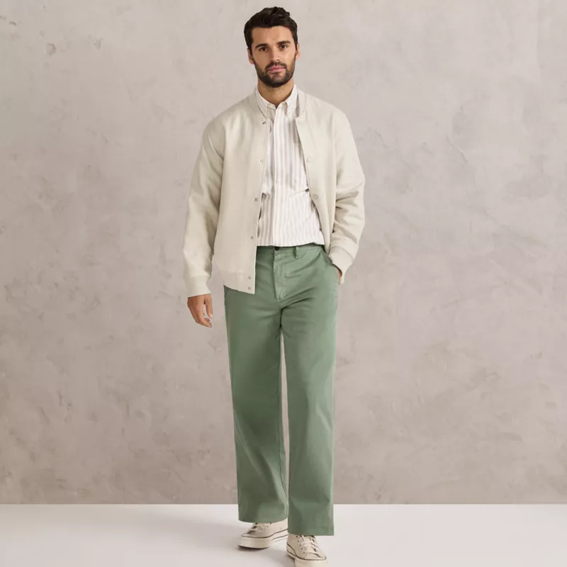 Men's Relaxed Straight Fit Knockabout Chino, alternative image
