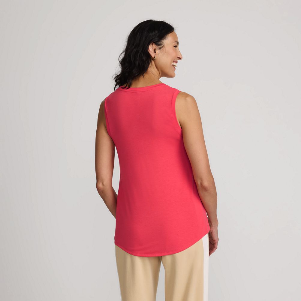 Women's Sleeveless Power Performance Scoop Neck Curved Hem