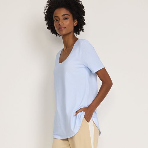 Women's Short Sleeve Power Performance Scoop Neck Curved Hem Tunic Tee