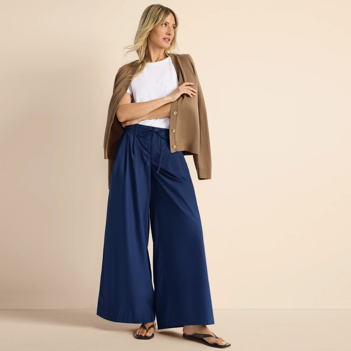 Women's Tall Poplin Mid Rise Pleated Slouchy Pants — Deep Sea Navy by Lands' End