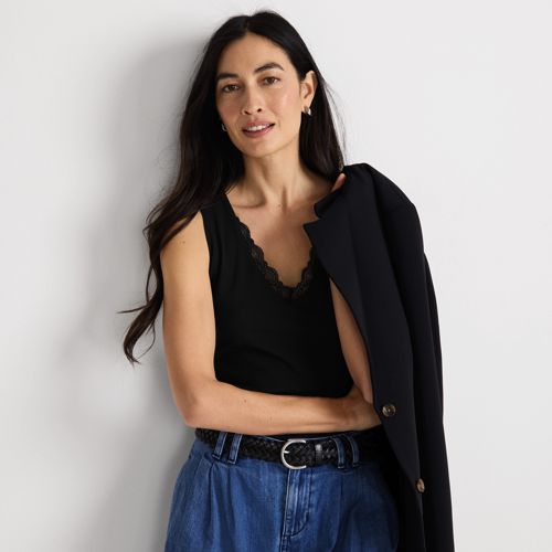 Women's Linen High Rise Pull On 7" Shorts