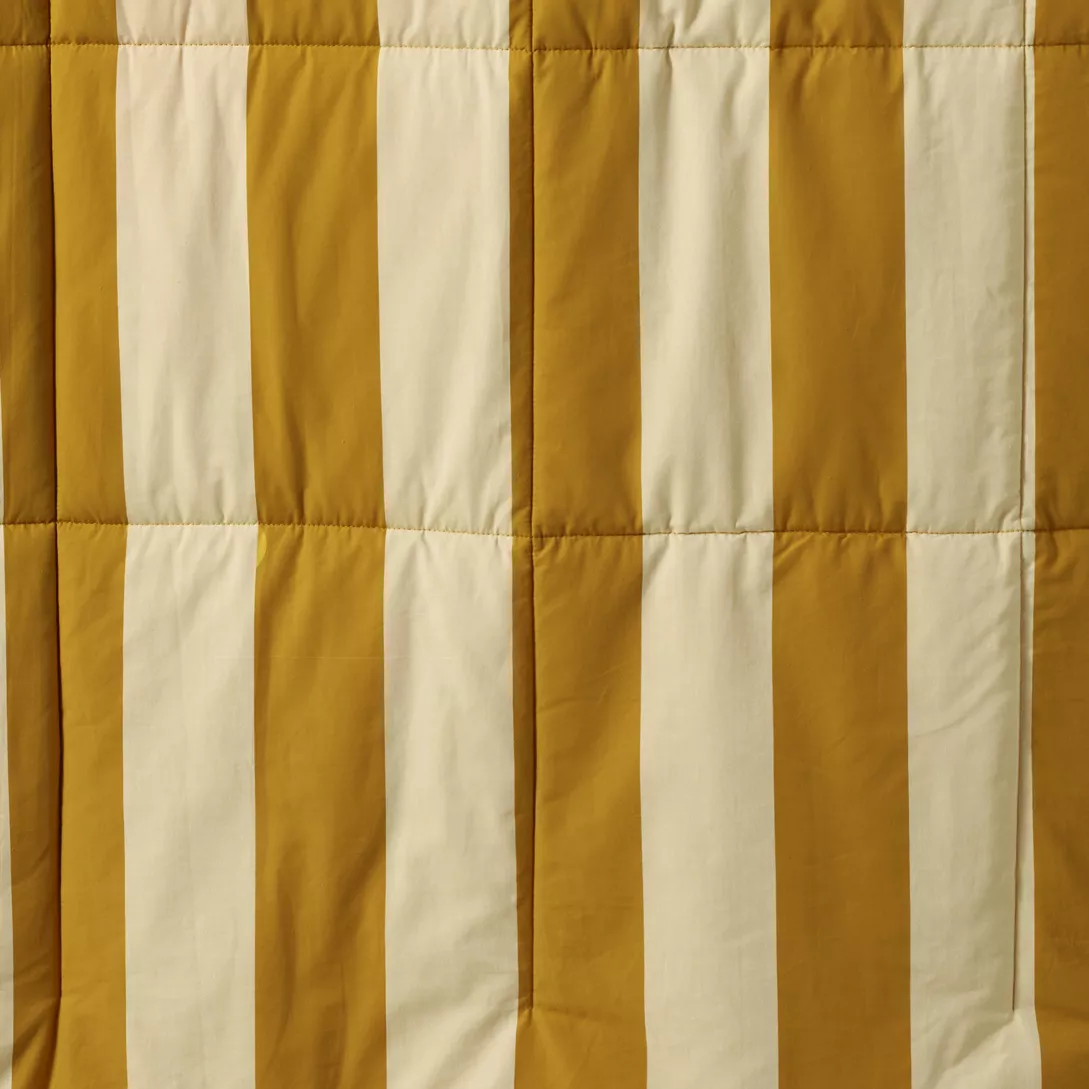 300 Thread Count Cotton Smooth Percale Yarn-Dyed Comforter