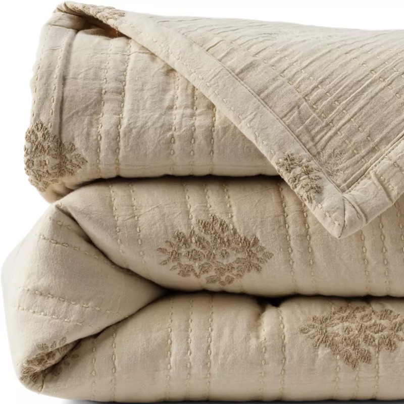 Embroidered Matelasse Bed Coverlet, alternative image