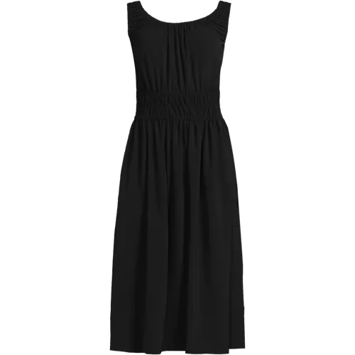 Women's Creaseless Scoop Neck Smocked Midi Dress, Front