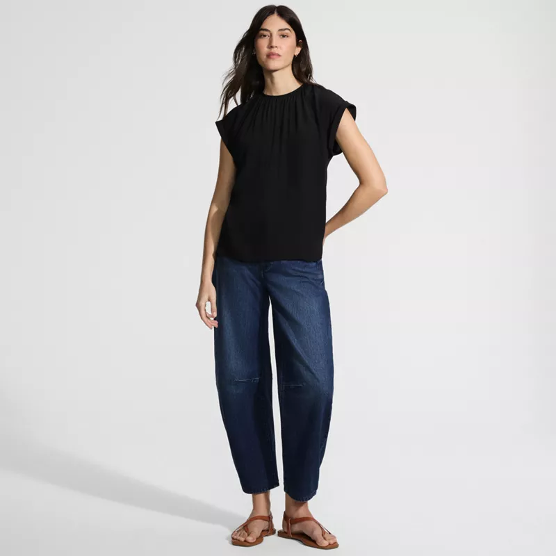 Women's Sleeveless Crepe Popover Top, alternative image