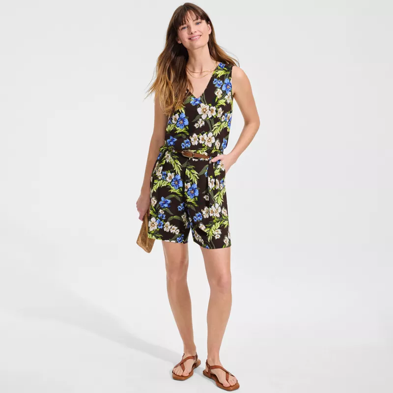 Women's Creaseless High Rise 8" Shorts, alternative image