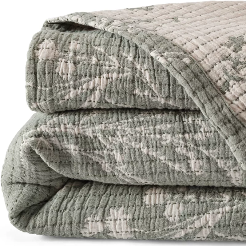 Textured Coverlet, alternative image