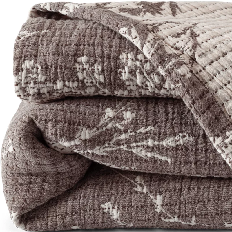 Textured Coverlet, alternative image