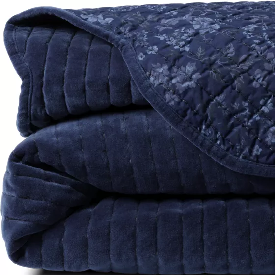 Velvet Scallop Quilt and Sham - primary
