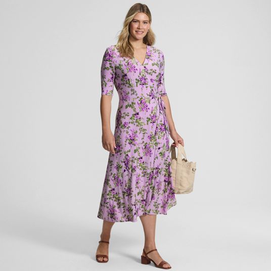 short sleeve long dress Light Pink Sweetheart Neck With Open Back over lace plus size Cocktail Dress features sheer lace short sleeves and a ruffle on the front Blue A-line Tulle Prom Dress