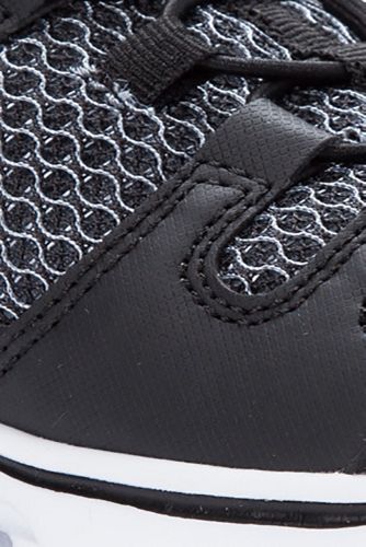 womens basketball shoes for narrow feet